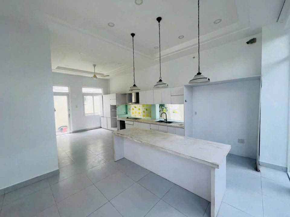 🔥 BIỆT THỰ 240M² KDC TẤN TRƯỜNG – NGANG 12M | 4PN | NHÀ HOÀN THIỆN | 32 TỶ