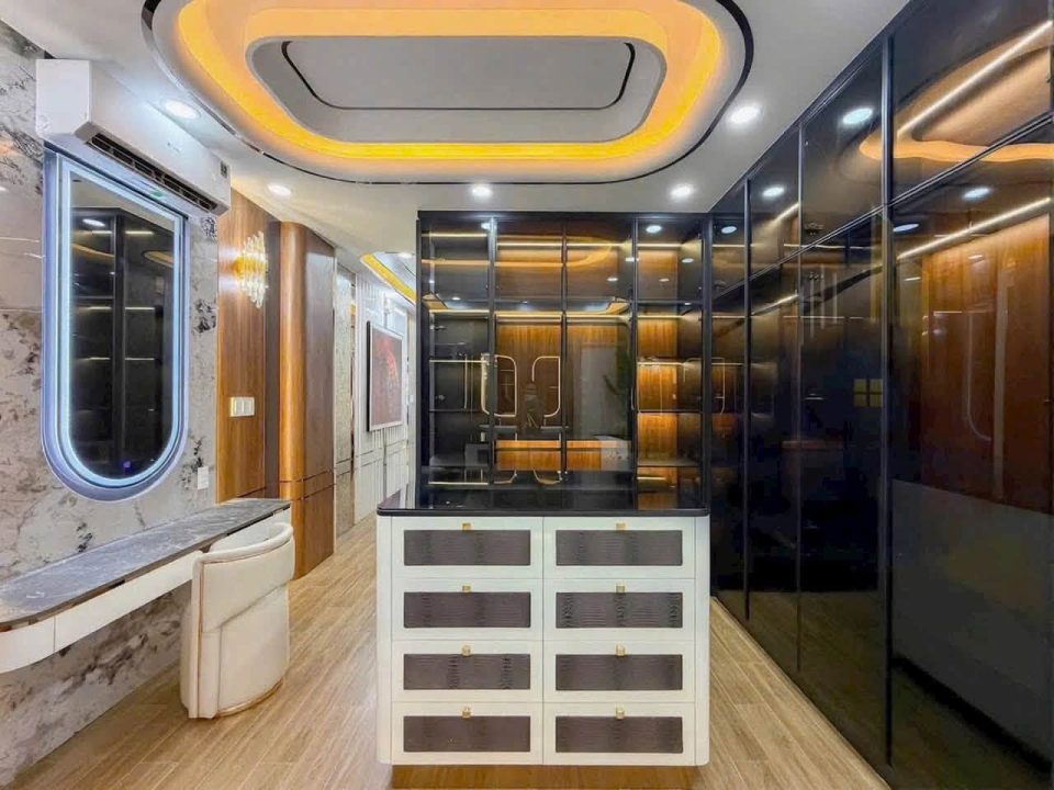 🏡 NHÀ ĐẸP FULL NỘI THẤT – THANG MÁY RIÊNG – CHỈ XÁCH VALI VÀO Ở KDC TÂN THUẬN NAM