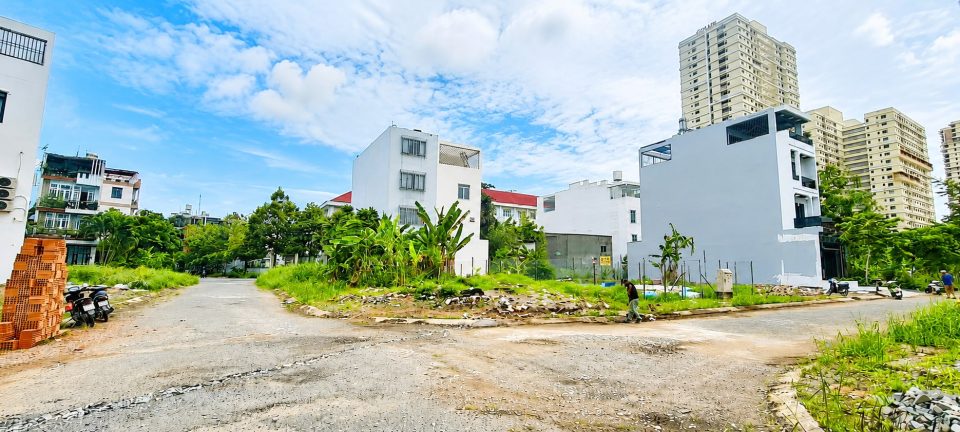BÁN ĐẤT LÔ GÓC E18 KHU TĐC PHÚ MỸ QUẬN 7- GÓC ĐƯỜNG D9, DT 113.5m2, GPXD 3 TẦNG ĐÓN ĐẦU GA TÂN MỸ