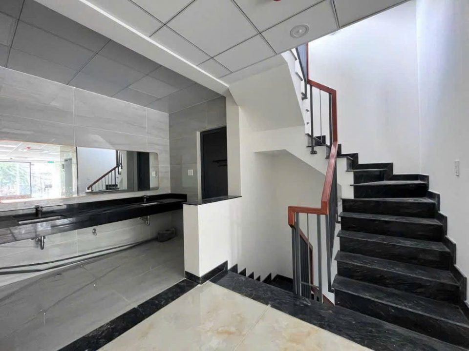 BÁN NHÀ MẶT TIỀN ĐƯỜNG D1 KDC HIM LAM – DT 5X20M 100M2 CÓ THANG MÁY GIÁ 42 TỶ TL