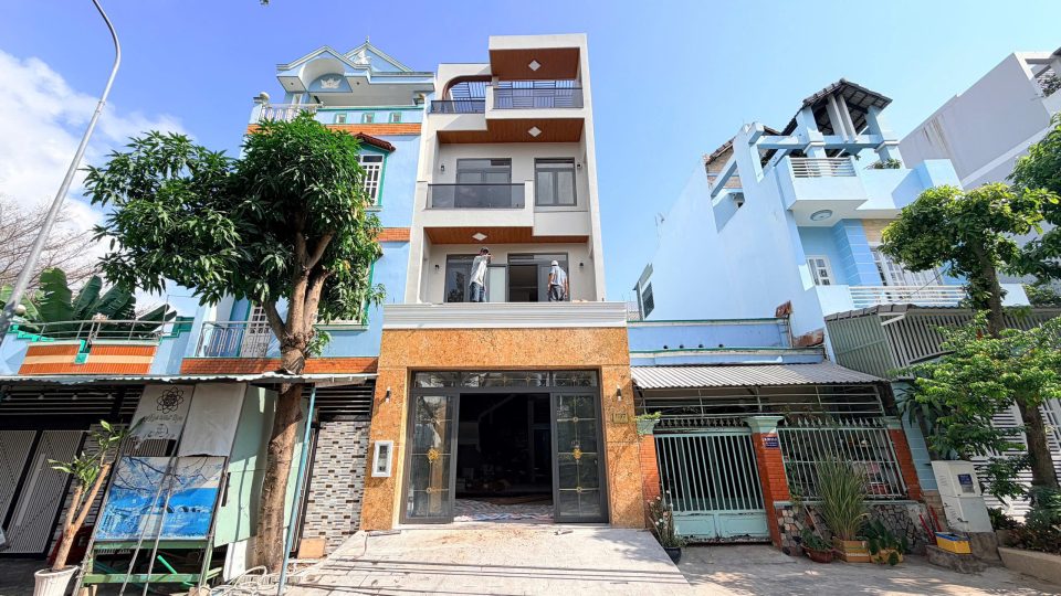 NHÀ PHỐ VIEW BỜ HỒ – GẦN CÔNG VIÊN TĐC PHÚ MỸ | FULL NỘI THẤT + THANG MÁY