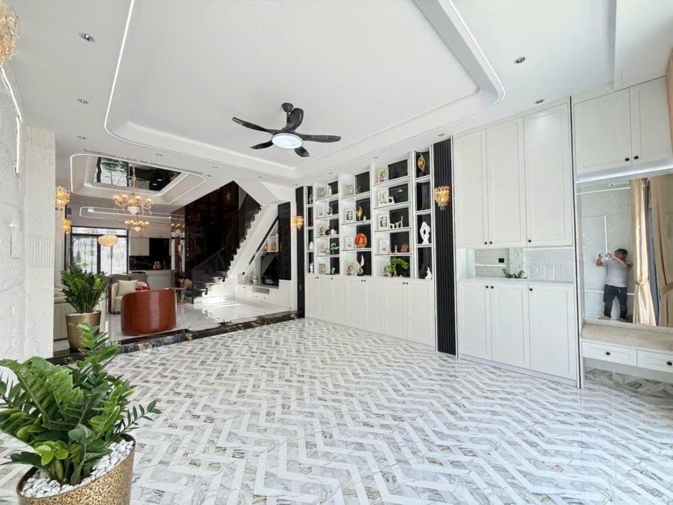 GIẢM GIÁ MẠNH – CHỈ 17.9 TỶ SỞ HỮU NHÀ PHỐ FULL NỘI THẤT QUẬN 7