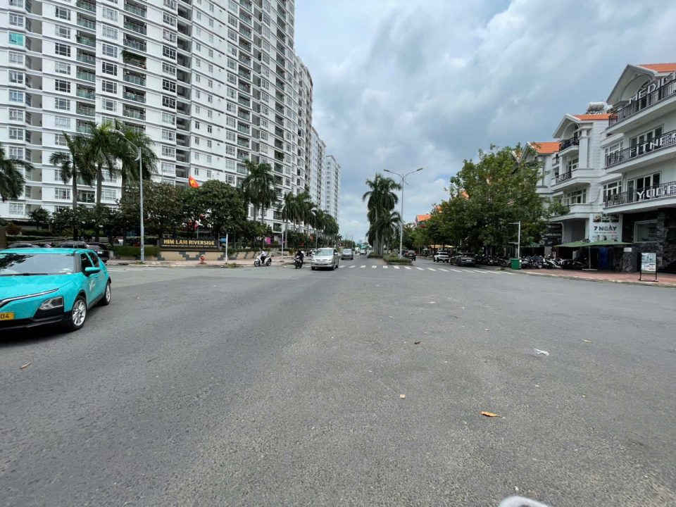 HÀNG HIẾM – BÁN CĂN GÓC 2 MẶT TIỀN ĐƯỜNG D1 – KDC HIM LAM KÊNH TẺ