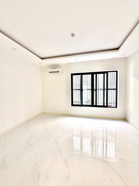 BÁN NHÀ MẶT TIỀN ĐƯỜNG HOÀNG TRỌNG MẬU – KDC HIM LAM – CÓ THANG MÁY DT 5x20m²