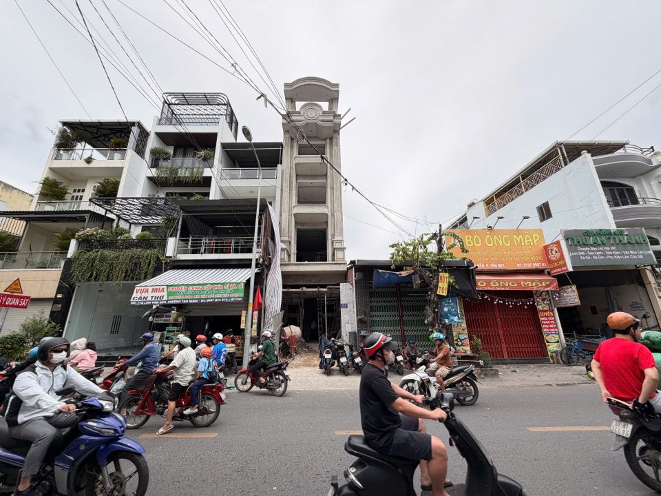 🔥 NHÀ CẤP 4 MẶT TIỀN LÂM VĂN BỀN – TÂN QUY | GIÁ 17 TỶ TL 🔥