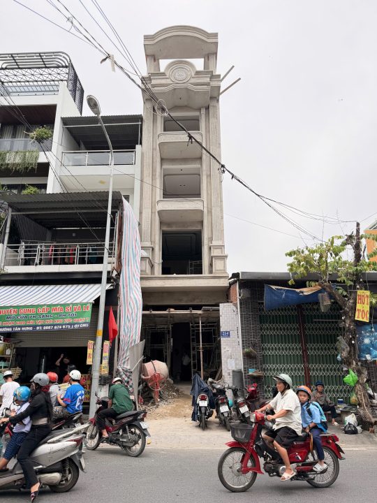 🔥 NHÀ CẤP 4 MẶT TIỀN LÂM VĂN BỀN – TÂN QUY | GIÁ 17 TỶ TL 🔥