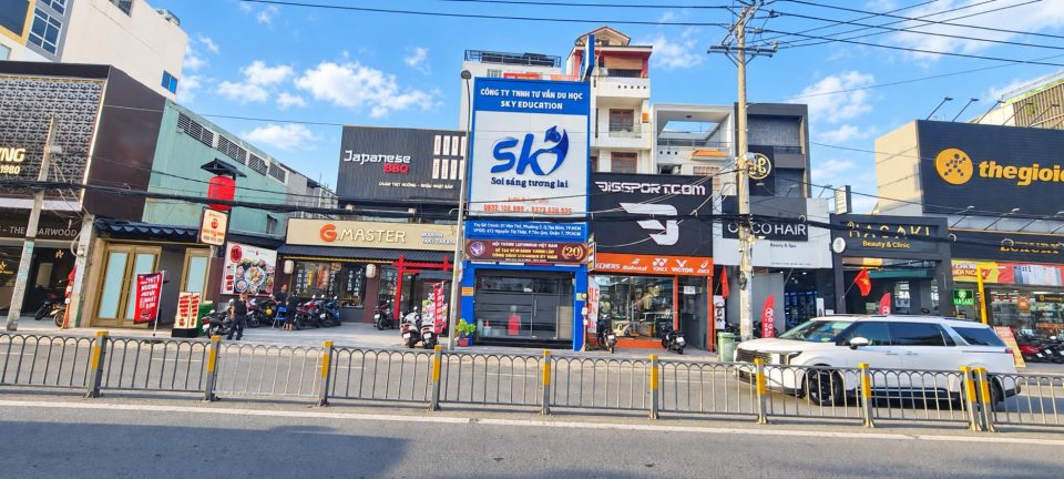 BÁN NHÀ MẶT TIỀN NGUYỄN THỊ THẬP – DT: 4.5 x 26 M– GIÁ 42 TỶ