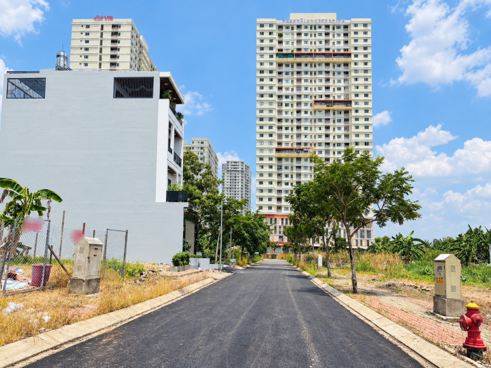 BÁN ĐẤT ĐƯỜNG D9 – TĐC PHÚ MỸ, 5 × 18 M, SỔ HỒNG, GIÁ 8,9 TỶ