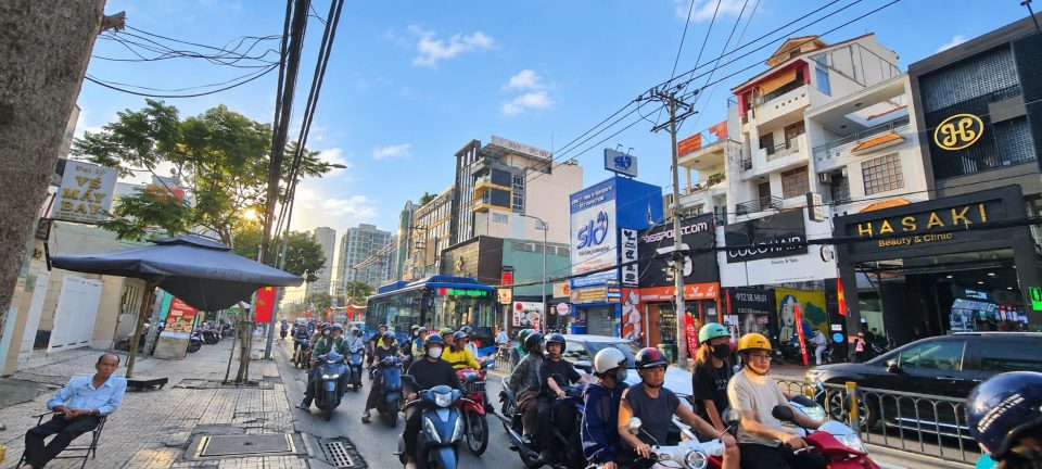 BÁN NHÀ MẶT TIỀN NGUYỄN THỊ THẬP – DT: 4.5 x 26 M– GIÁ 42 TỶ