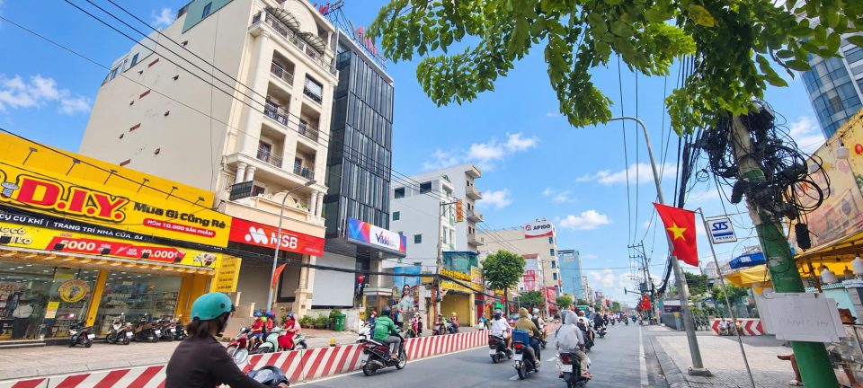 BÁN NHÀ MẶT TIỀN HUỲNH TẤN PHÁT – DT: 10M x 35 M – GIÁ 70 TỶ