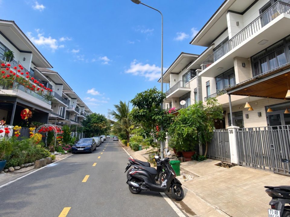 BÁN NHÀ PHỐ LAVILA ĐƯỜNG SỐ 3 – DT: 6 X 17.6 M (105,6M²) – GIÁ 12,9 TỶ