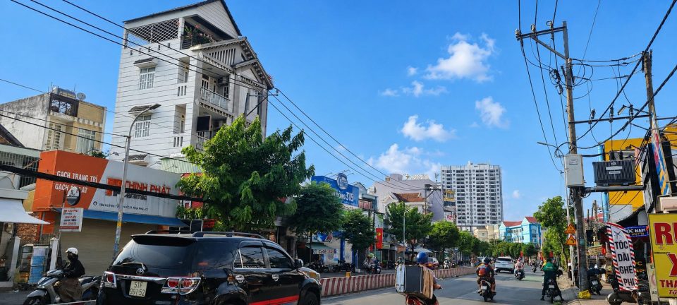 NHÀ MẶT TIỀN HUỲNH TẤN PHÁT 4,3 × 37,27M – GIÁ 26 TỶ