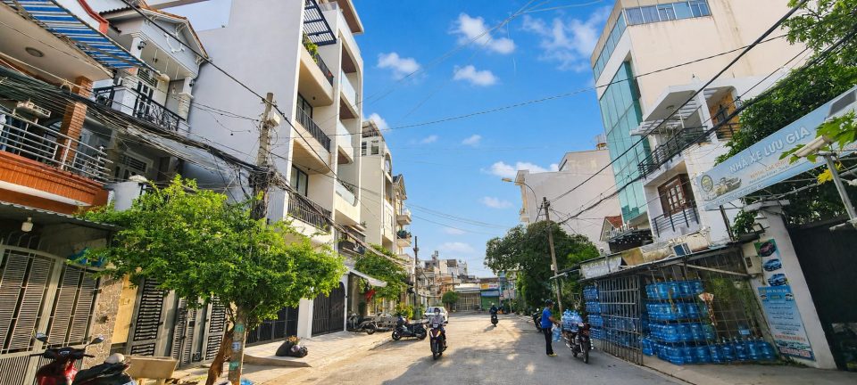 NHÀ MT TÂN KIỂNG, QUẬN 7 – DT 4 x 17,1M – KẾT CẤU 3 TẦNG, SÂN THƯỢNG – 15 TỶ