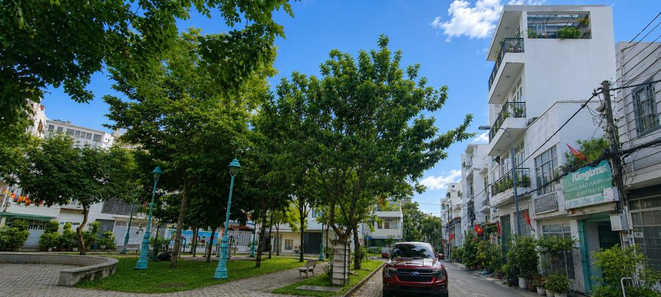 BÁN NHÀ PHỐ KDC TÂN QUY ĐÔNG –  DT 6X15M – GIÁ 18 TỶ– VIEW CÔNG VIÊN