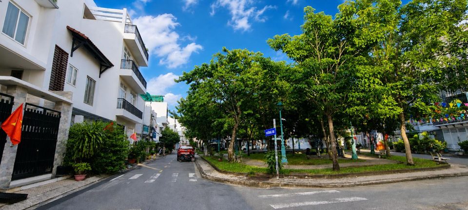 BÁN NHÀ PHỐ KDC TÂN QUY ĐÔNG –  DT 6X15M – GIÁ 18 TỶ– VIEW CÔNG VIÊN