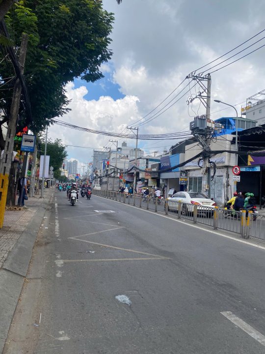 BÁN NHÀ HƠN 626m² MẶT TIỀN NGUYỄN THỊ THẬP – QUẬN 7
