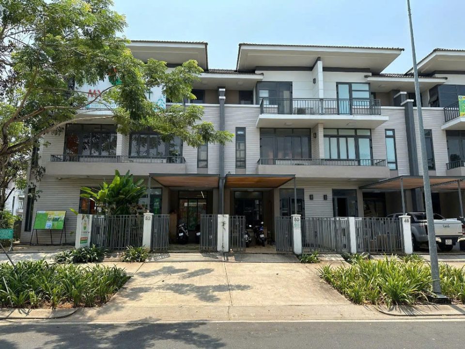 [BÁN] NHÀ PHỐ THÔ LAVILA NAM SÀI GÒN –  | DIỆN TÍCH LỚN, HƯỚNG ĐÔNG NAM MÁT MẺ