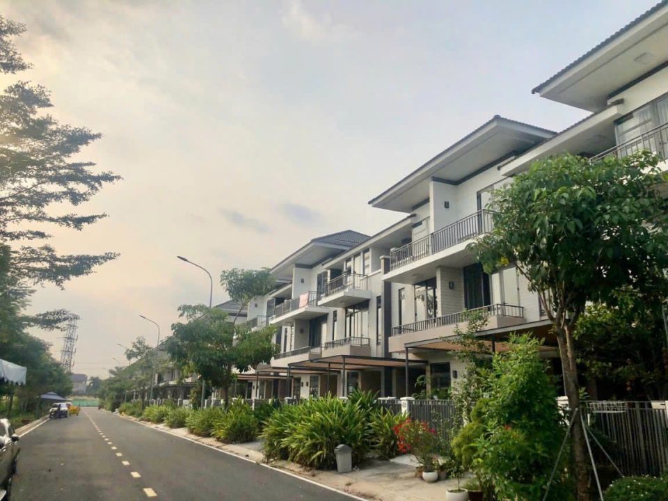 [BÁN] NHÀ PHỐ THÔ LAVILA NAM SÀI GÒN –  | DIỆN TÍCH LỚN, HƯỚNG ĐÔNG NAM MÁT MẺ