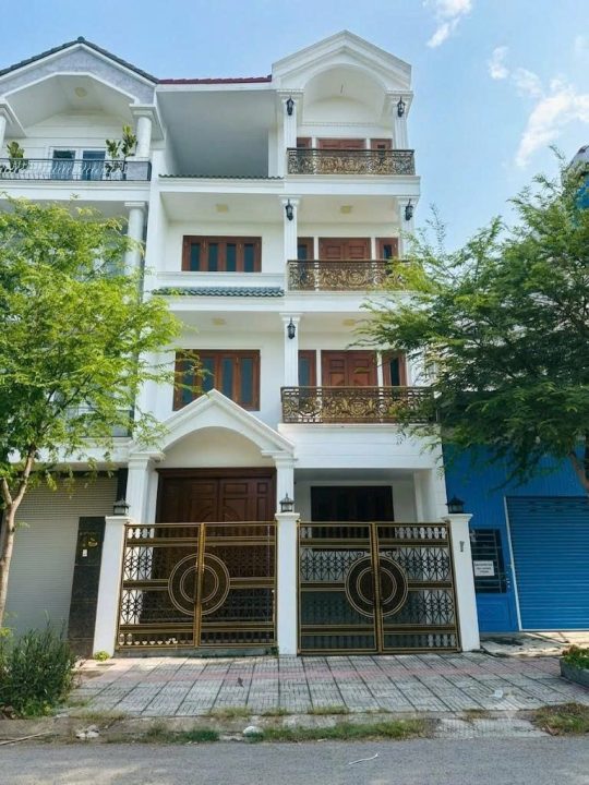 Bán Nhà Mặt Tiền Đường Số 2 Sadeco Ven Sông Quận 7 – Diện Tích 7x18m (126m²), Có Tầng Hầm, Giá 25 Tỷ