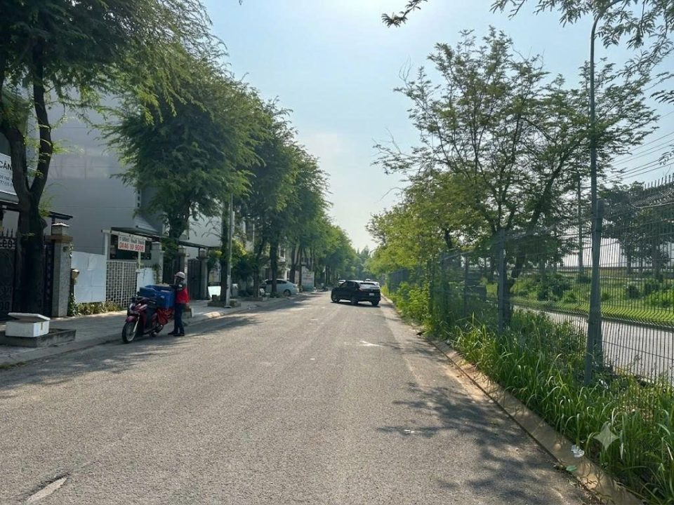 Bán Nhà Mặt Tiền Đường Số 2 Sadeco Ven Sông Quận 7 – Diện Tích 7x18m (126m²), Có Tầng Hầm, Giá 25 Tỷ