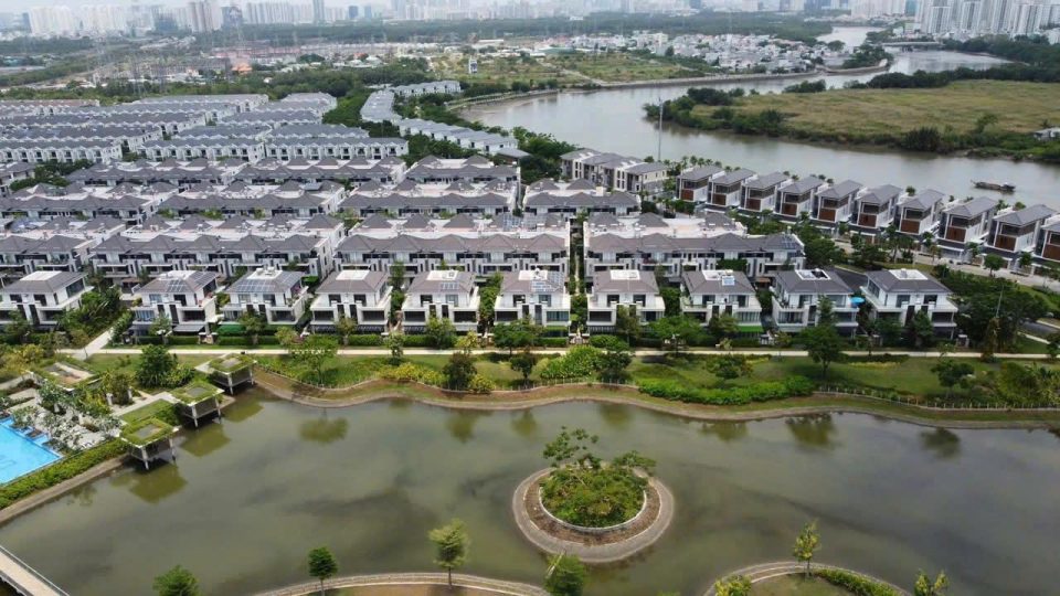 BÁN NHÀ ĐẸP LAVILA ,NGUYỄN HỮU THỌ – DT: 5,5 × 17,6M – GIÁ 14 TỶ