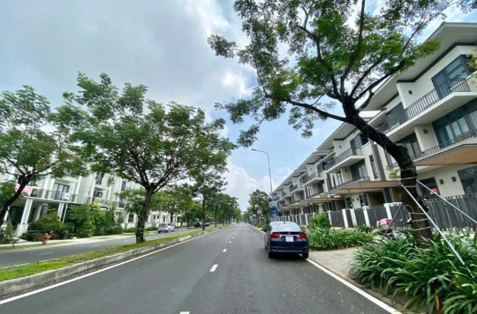 🏡🏡🏡BÁN NHÀ THÔ LAVILA SHOPHOUSE ĐƯỜNG SỐ 1 – VỊ TRÍ ĐẸP, TỰ DO HOÀN THIỆN