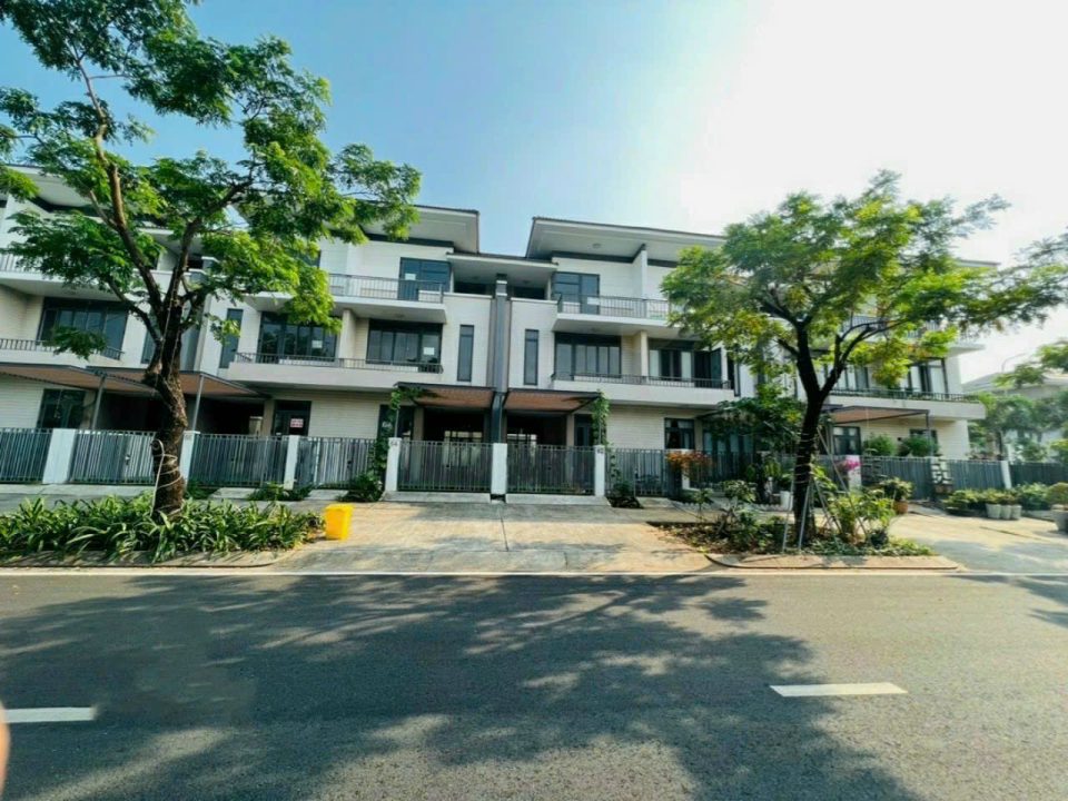 BÁN NHÀ FULL NỘI THẤT – KDC LAVILA – GIÁ CHỈ 15,5 TỶ TL