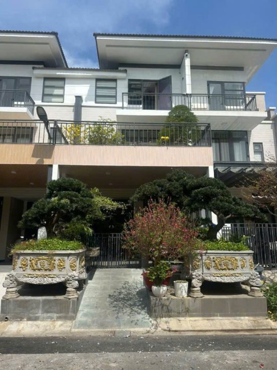 BÁN NHÀ FULL NỘI THẤT – KDC LAVILA – GIÁ CHỈ 15,5 TỶ TL