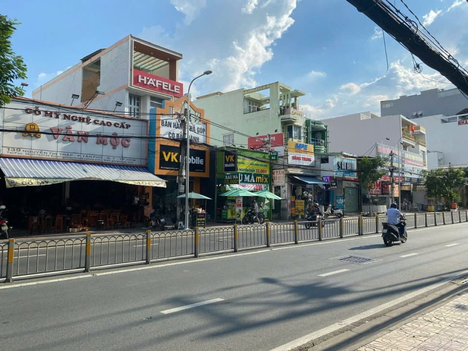 BÁN NHÀ MT NGUYỄN THỊ THẬP – GẦN LOTTE MART – VỊ TRÍ KINH DOANH SẦM UẤT