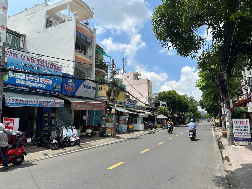 BÁN NHÀ CẤP 4  MT LÊ VĂN LƯƠNG – TÂN KIỂNG, QUẬN 7 – DT:  6x23m