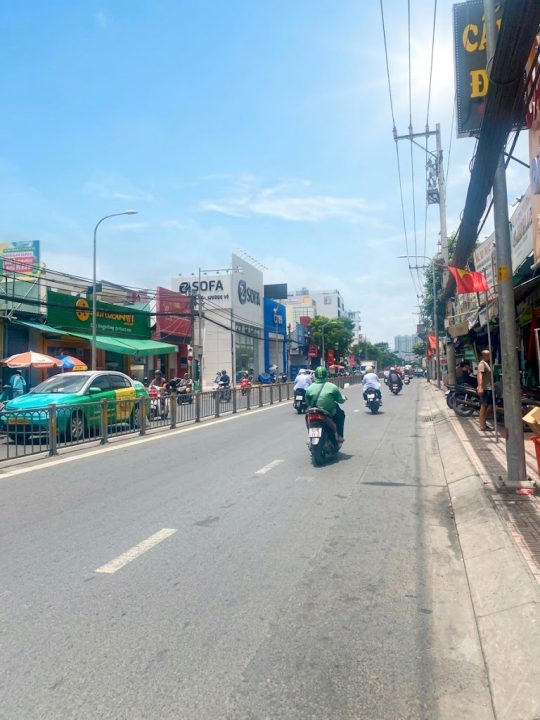 NHÀ MT NGUYỄN THỊ THẬP – 5 x 30M – ĐANG CHO SHOP THUÊ – TIỀM NĂNG XÂY CAO TẦNG