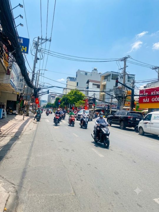NHÀ MT NGUYỄN THỊ THẬP – 5 x 30M – ĐANG CHO SHOP THUÊ – TIỀM NĂNG XÂY CAO TẦNG