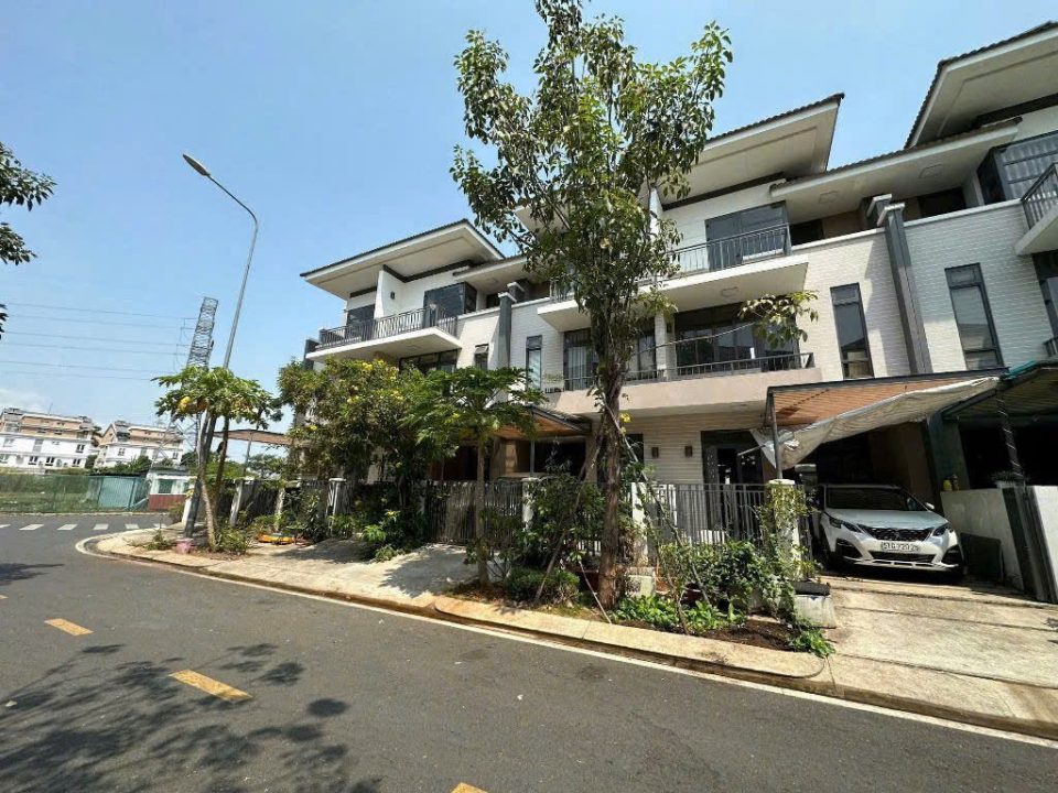 🔥 GIÁ TỐT LAVILA – NHÀ THÔ MT ĐƯỜNG 14M – CHỈ 13.5 TỶ