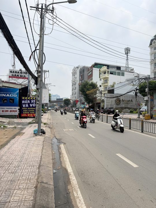 🏢 ĐẤT TRỐNG MT NGUYỄN THỊ THẬP – QUẬN 7 – GPXD HẦM + 7 LẦU – 920M²