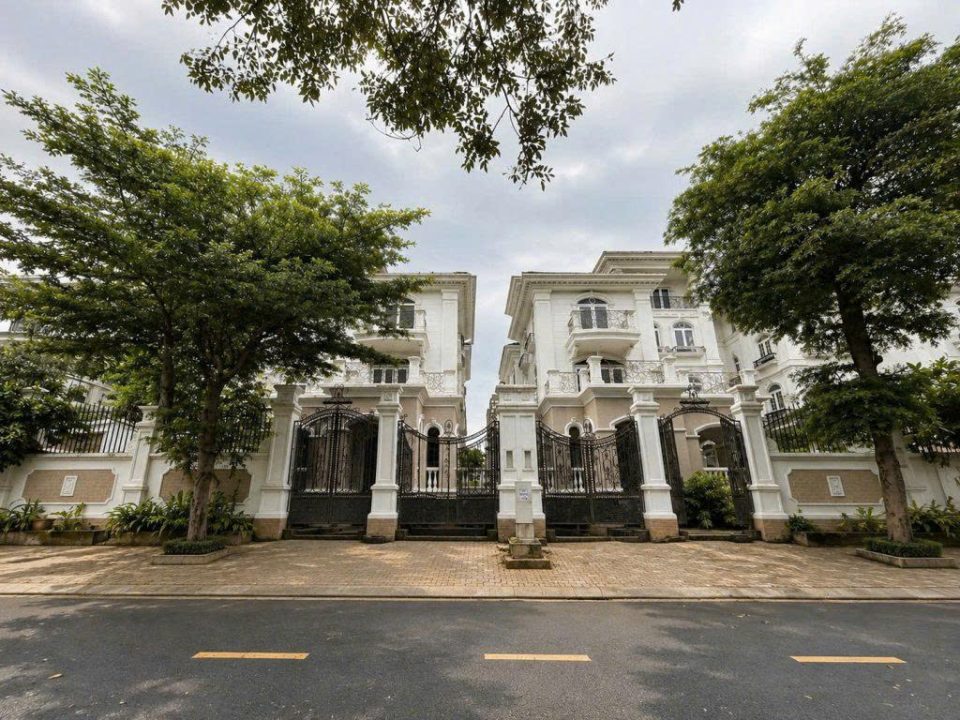 BÁN BIỆT THỰ 1000M2 SÀN – VIEW SÔNG NGAY CẠNH PHÚ MỸ HƯNG QUẬN 7