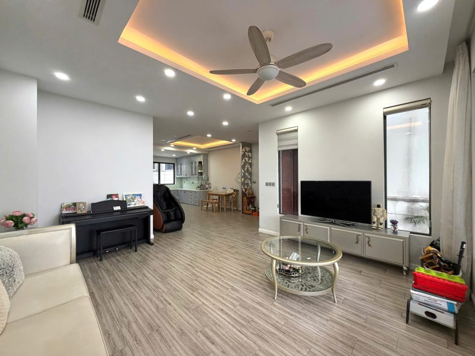 BÁN NHÀ HOÀN THIỆN FULL NỘI THẤT NINE SOUTH – ĐƯỜNG SỐ 17 GIÁ TỐT 18,5 TỶ