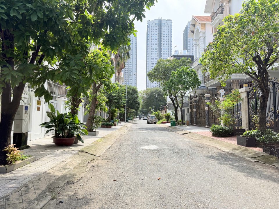 Biệt thự KDC Him Lam Quận 7 – DT 10x20m 200m2 Nhà Hoàn Thiện Full NT Giá 58 Tỷ